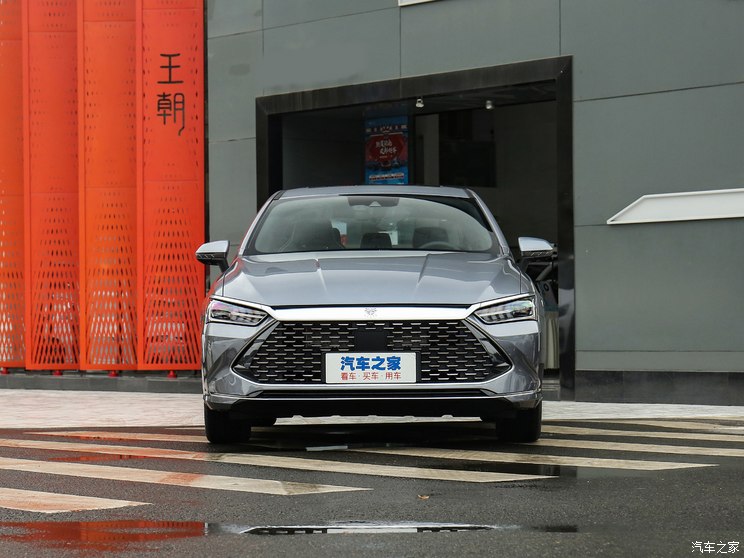 Byd Qin PLUS 2021 DM-i 120KM flagship model Byd Qin PLUS 2021 DM-i 120KM flagship model