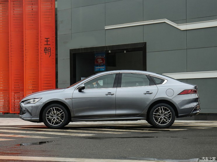 Byd Qin PLUS 2021 DM-i 120KM flagship model Byd Qin PLUS 2021 DM-i 120KM flagship model