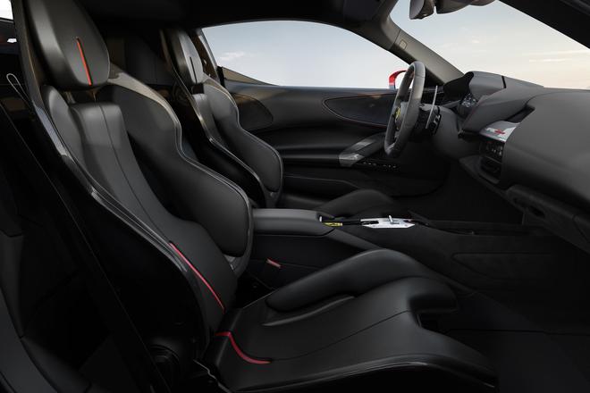 Ferrari SF90 Stradale is listed at a price of 3,988,000 yuan.